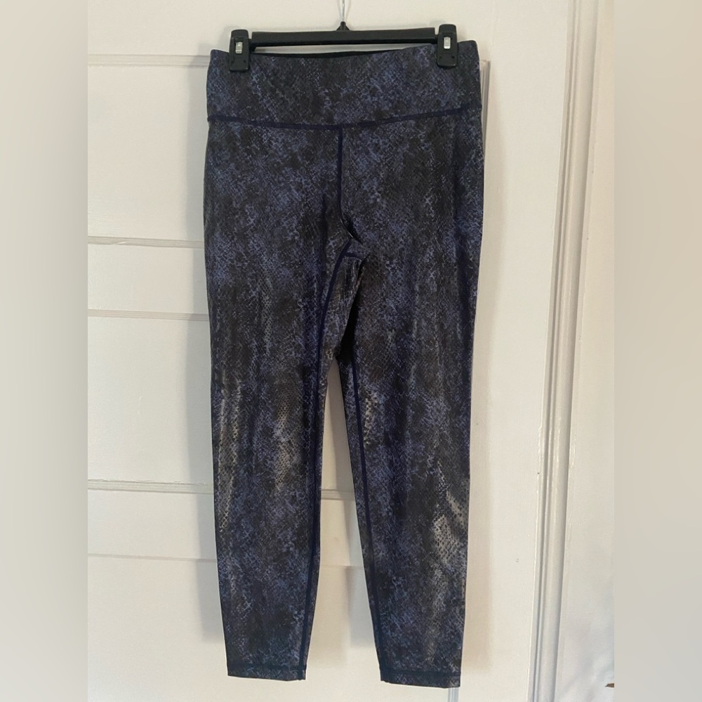 Athletic leggings